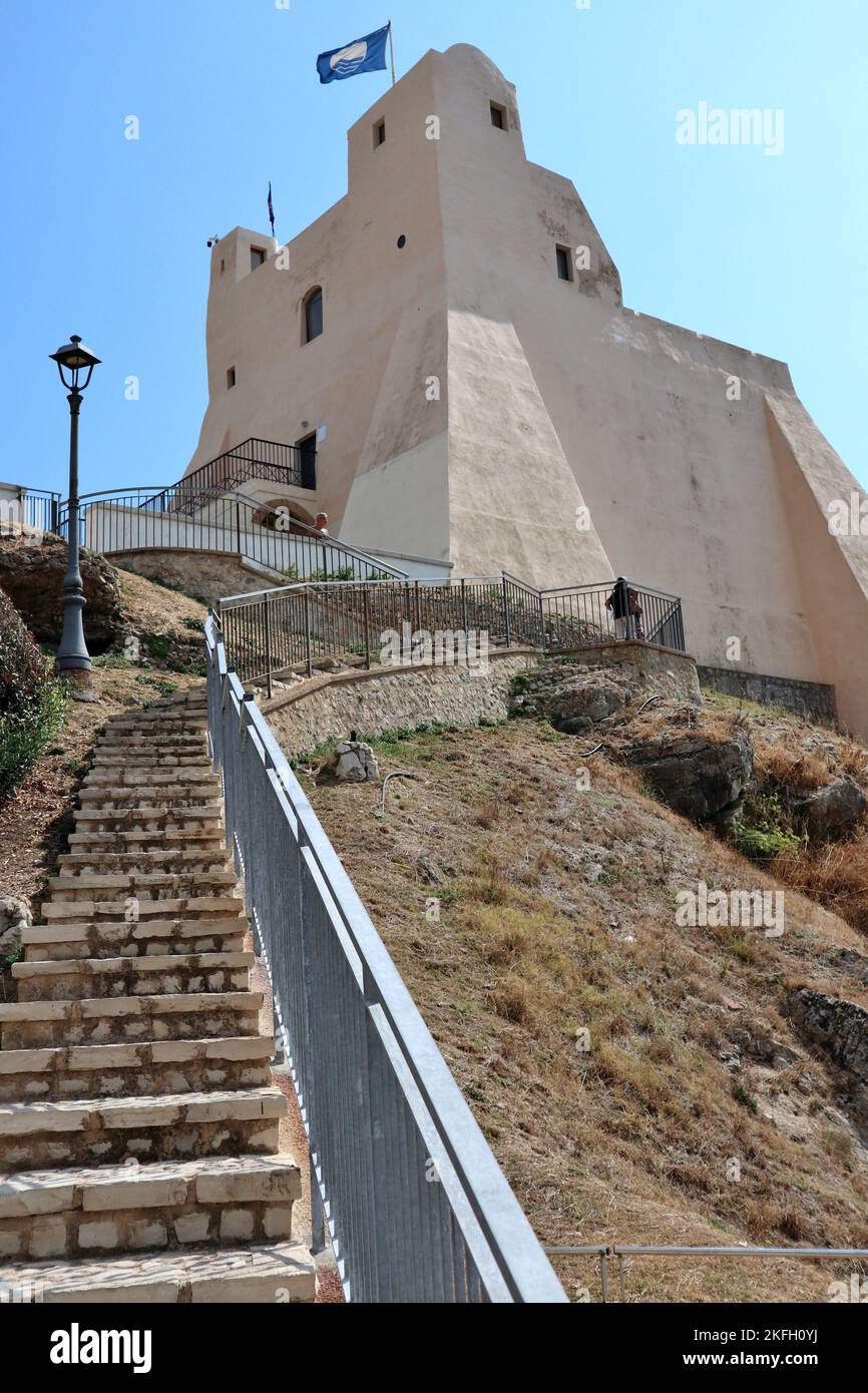 Sperlonga - Scorcio di Torre Truglia dalla scalinata di accesso Foto Stock