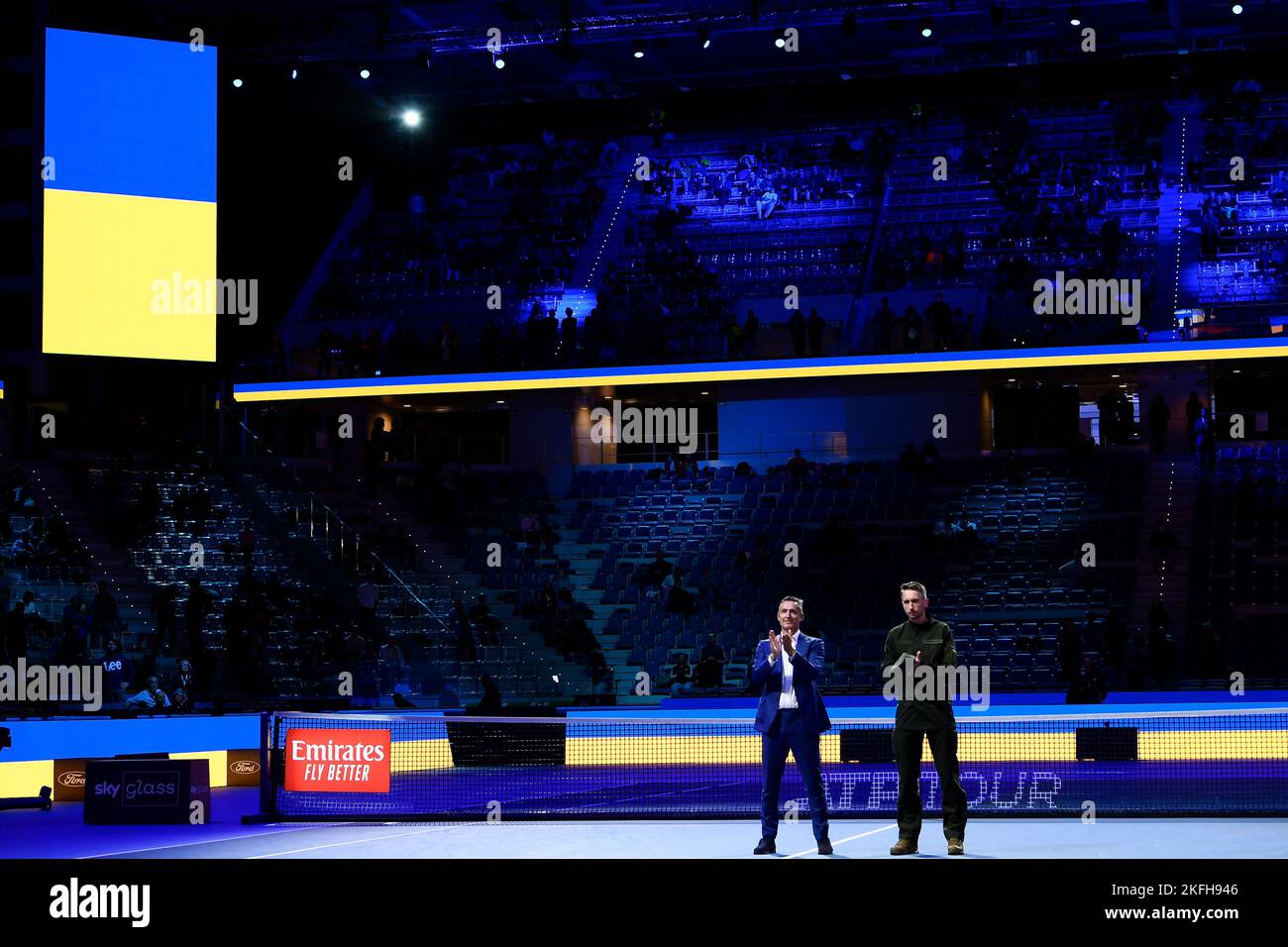 Torino, Italia. 18 novembre 2022. Andrea Gaudenzi e Sergy Stakhovsky durante la sesta giornata delle finali ATP di Nitto. Credit: Nicolò campo/Alamy Live News Foto Stock