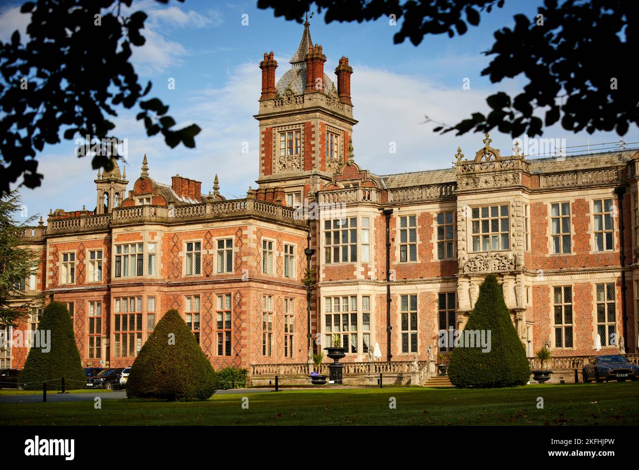 Classificato Grade i Crewe Hall è un palazzo giacobino, ora un Hotel and Spa del gruppo QHotels Foto Stock