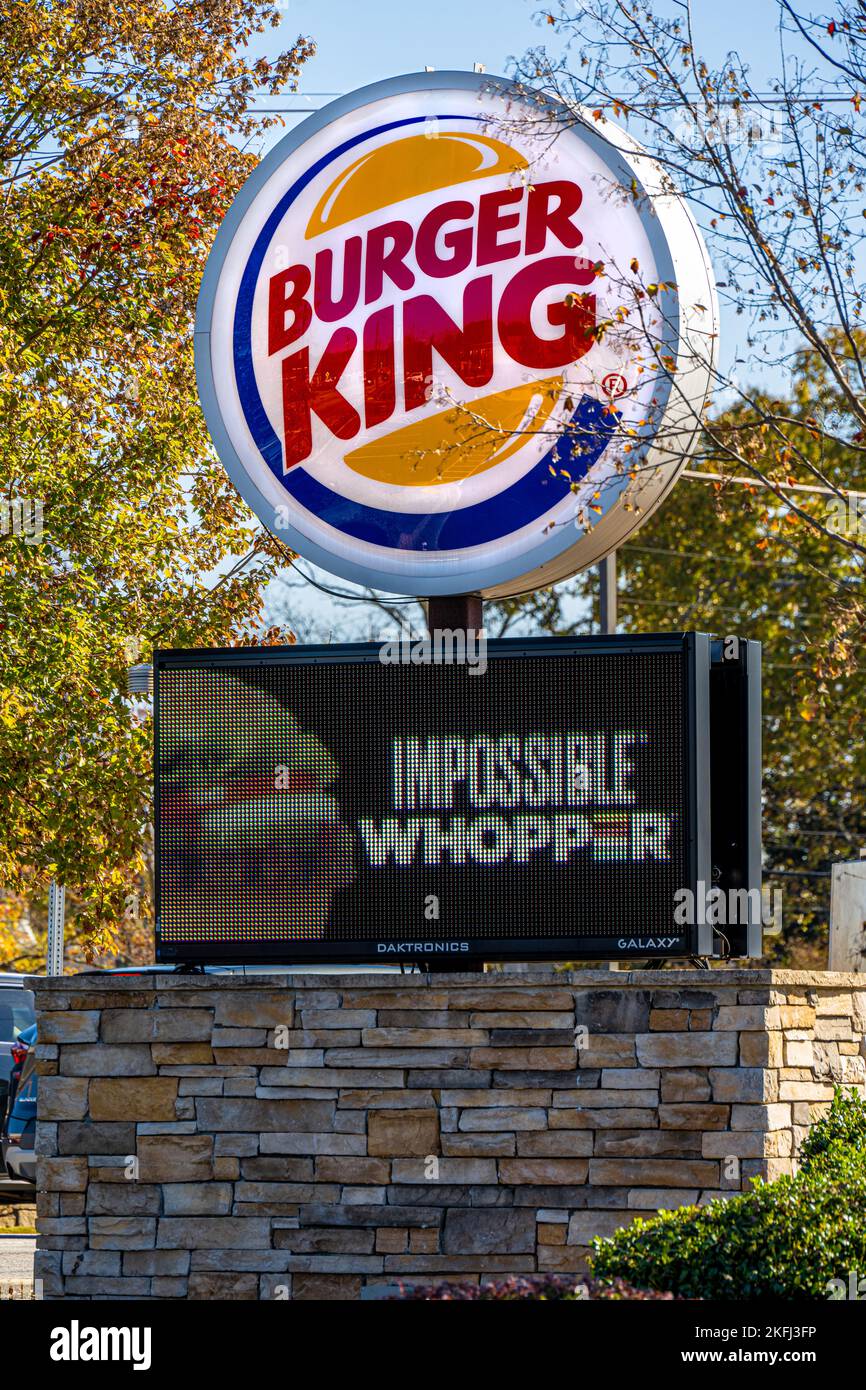 Cartello del ristorante fast food Burger King con l'impossible Whopper, un hamburger senza carne. (USA) Foto Stock