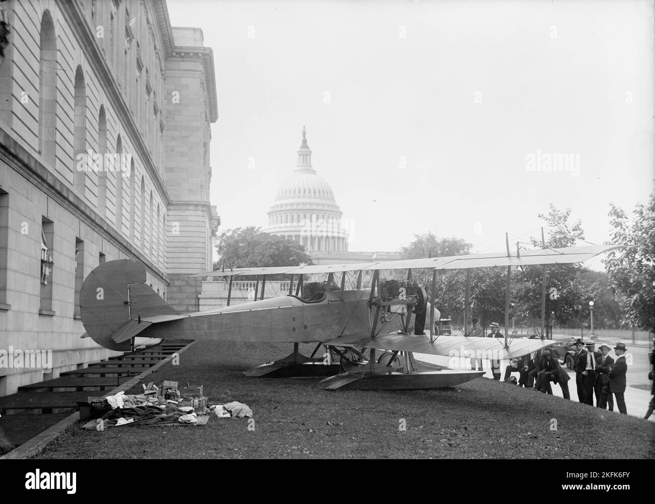 Curtiss Airplane - Curtiss Twin Engine Biplane esposto al Senate Office Building, 1917. Foto Stock