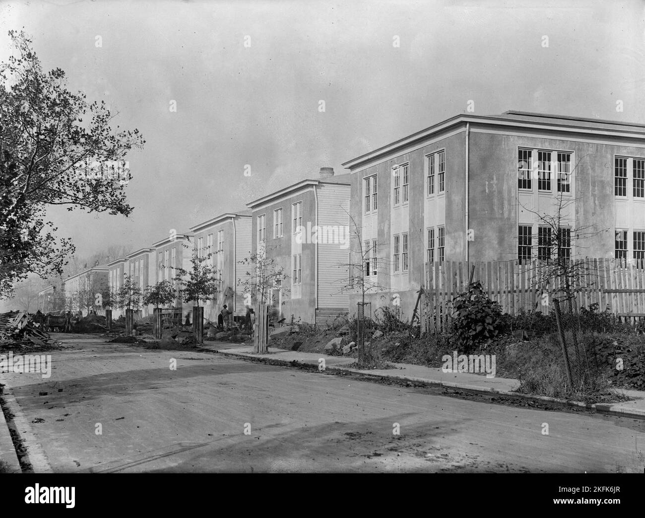 Consiglio di Difesa Nazionale - nuovo edificio, 1917. Il Council of National Defense era un'organizzazione statunitense formata durante la prima guerra mondiale per coordinare le risorse e l'industria a sostegno degli sforzi bellici, tra cui il coordinamento dei trasporti, della produzione industriale e agricola, del sostegno finanziario alla guerra e del morale pubblico. Foto Stock