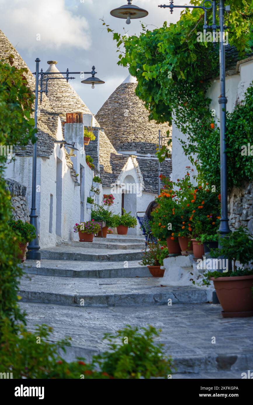 Strade di Alberobello, Puglia. Italia. Foto Stock