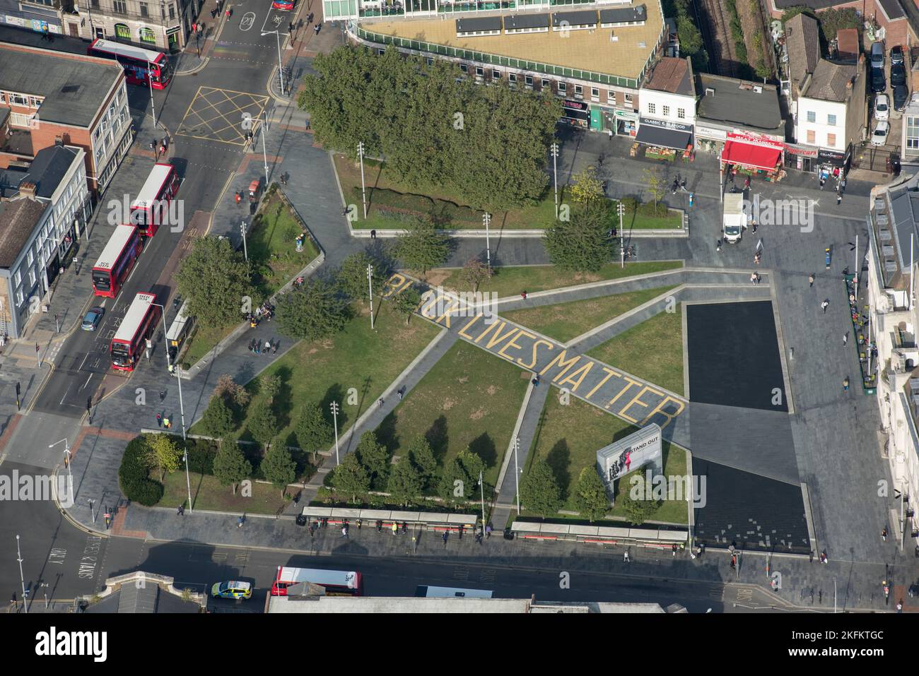 Black Lives Matter slogan scritto su PATH in General Gordon Place, Woolwich, Greater London Authority, 2021 . Foto Stock