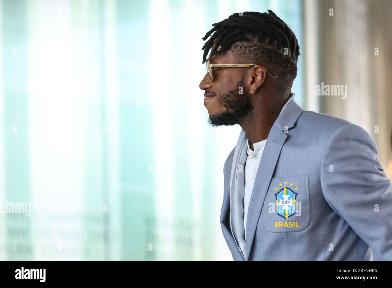 Torino, 19th novembre 2022. Fred del Brasile reagisce entrando in aeroporto per la partenza della squadra alla Coppa del mondo Qatar a caselle Airportl, Torino. Data foto: 19th novembre 2022. Il credito per le immagini dovrebbe essere: Jonathan Moskrop/Sportimage Credit: Sportimage/Alamy Live News Foto Stock