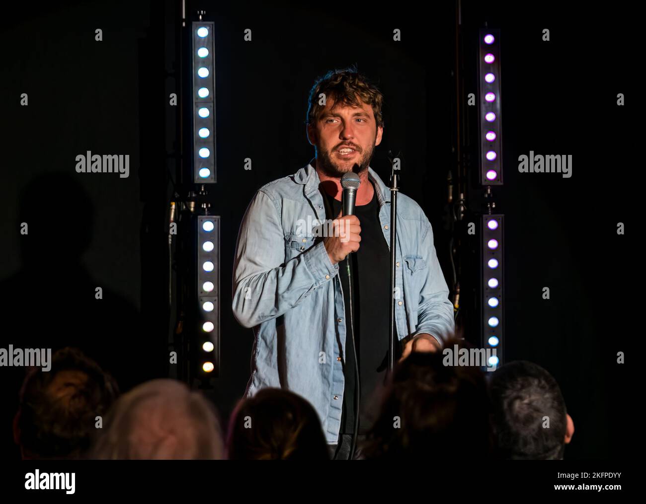Il comico Sean Walsh si esibisce in una commedia presso lo Stand Comedy Club, Edinburgh Festival Fringe, Scozia, Regno Unito Foto Stock