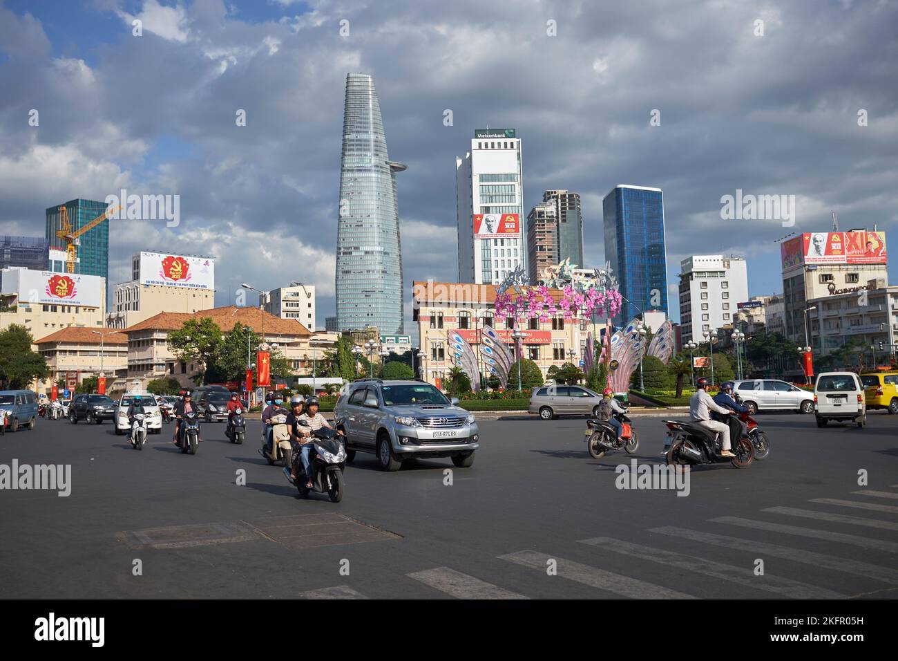 Traffico Downtown ho Chi Minh City Vietnam Foto Stock