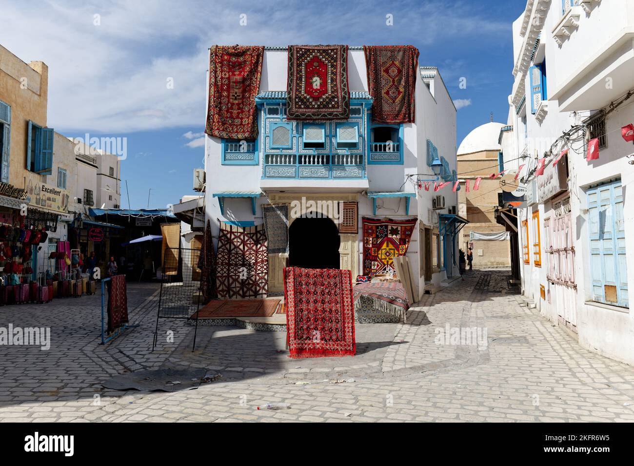 Città di Medina di Kairouan. Kairouan testimonia in modo unico i primi secoli di questa civiltà e il suo sviluppo architettonico e urbano. Foto Stock