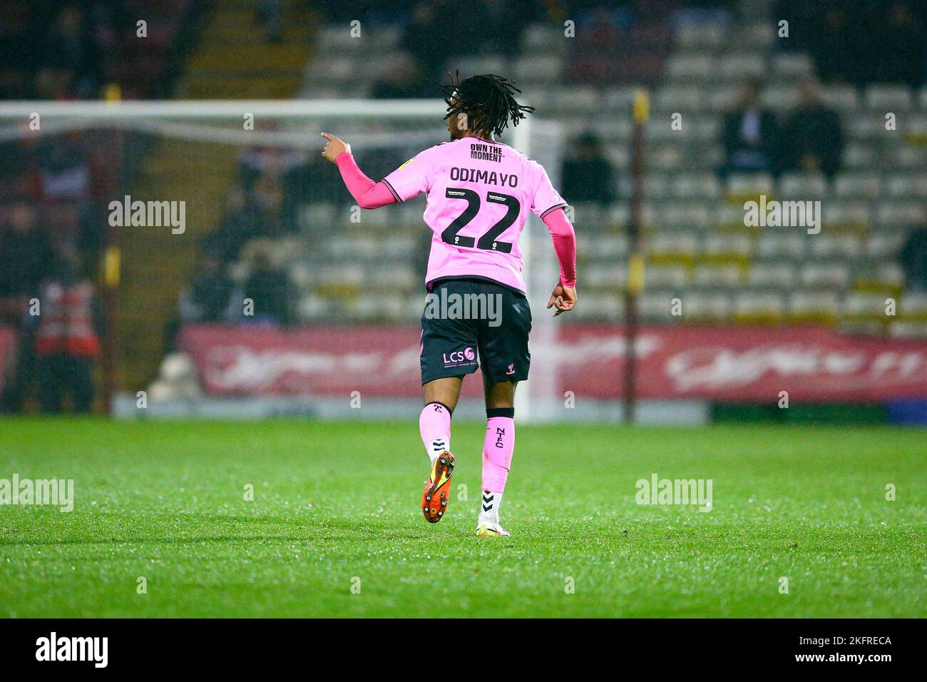 L'Università di Bradford Stadium, Bradford, Inghilterra - 19th novembre 2022 Akinwale Odimyo (22) di Northampton Town - durante il gioco Bradford City contro Northampton Town, Sky Bet League Two, 2022/23, l'Università di Bradford Stadium, Bradford, Inghilterra - 19th novembre 2022 Credit: Arthur Haigh/WhiteRosePhotos/Alamy Live News Foto Stock