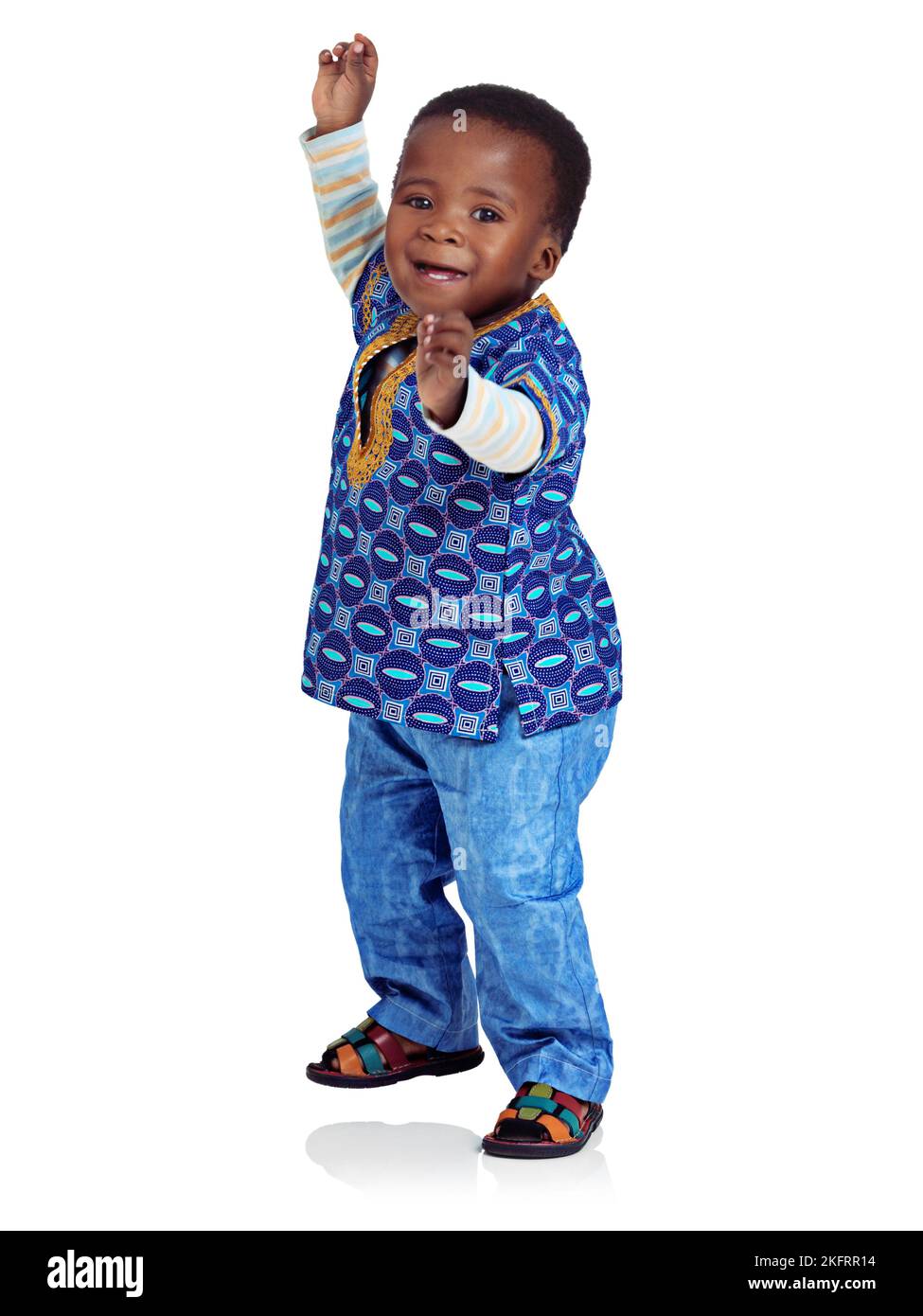 Balla tutta la notte. Full body studio girato di un adorabile ballo africano per bambini. Foto Stock