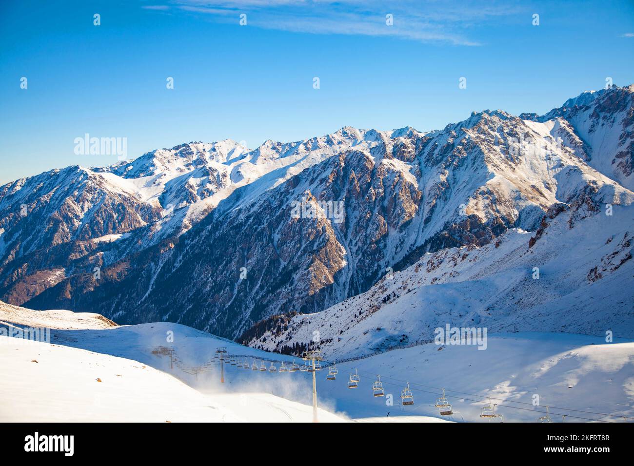 Maestoso e suggestivo paesaggio di Snow Mountains Foto Stock