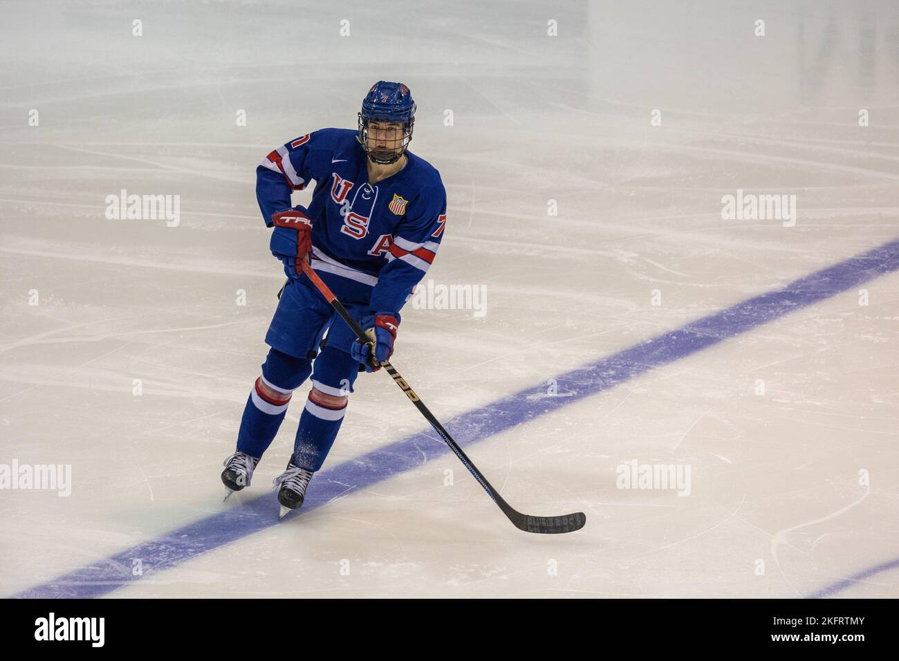 19 novembre 2022: Paul Fischer (7), difensore del team USA, pattina nel primo periodo contro le Tigri RIT. Il Rochester Institute of Technology Tigers ha ospitato la squadra statunitense Under-18 in una partita espositiva della NCAA Division 1 al gene Polisseni Center di Rochester, New York. (Jonathan Tenca/CSM) Foto Stock