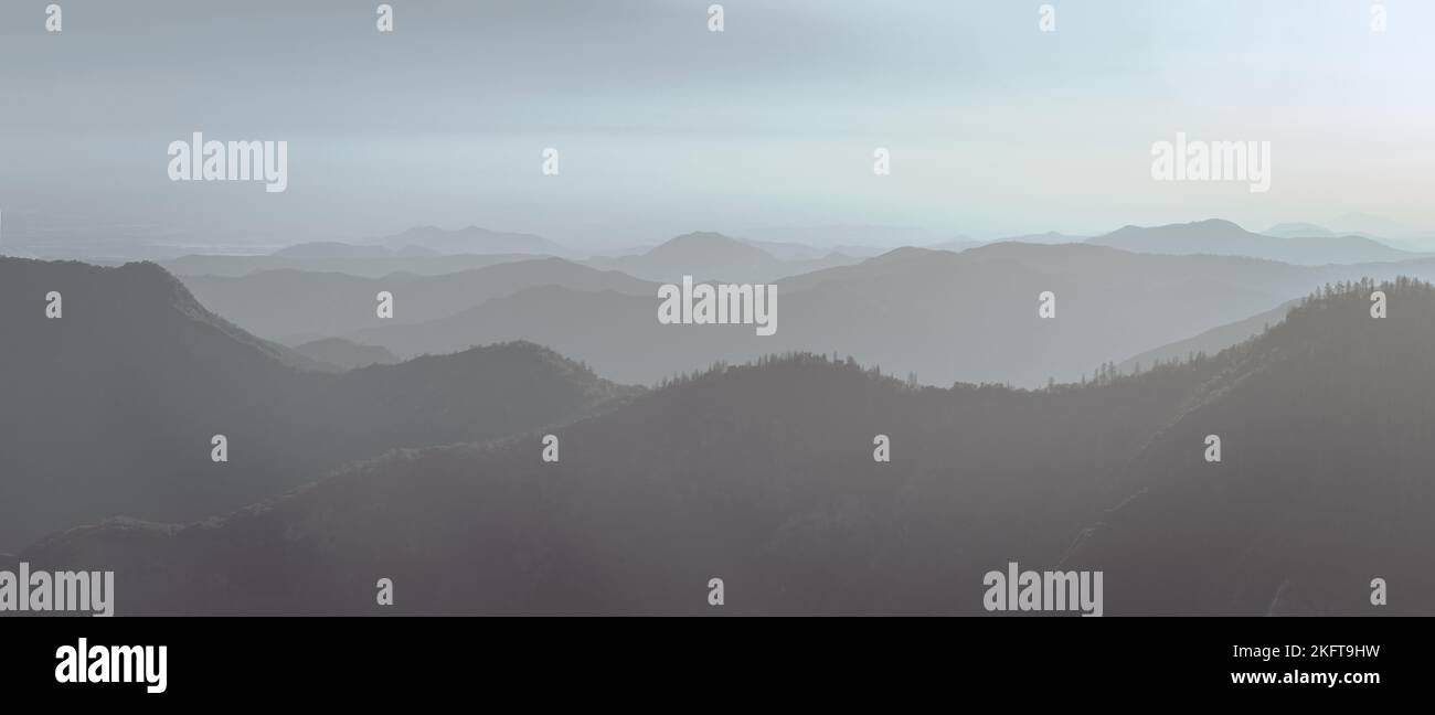 Vista panoramica sulla catena montuosa della Sierra Nevada, California Foto Stock