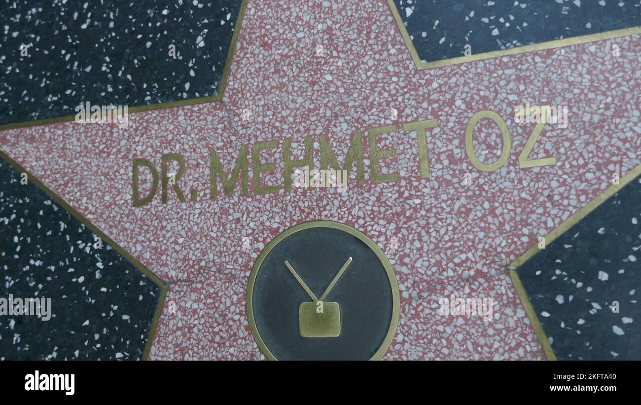 Los Angeles, California, USA 19th novembre 2022 Dr. Mehmet Oz Hollywood Walk of Fame Star il 19 novembre 2022 a Los Angeles, California, USA. Foto di Barry King/Alamy Stock Photo Foto Stock