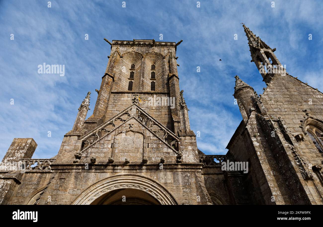 Église Saint-Ronan de Locronan e la chapelle du Pénity, Locronan, Bretagna, Francia (Chiesa di San Ronan e la Cappella della Penitenza). Foto Stock