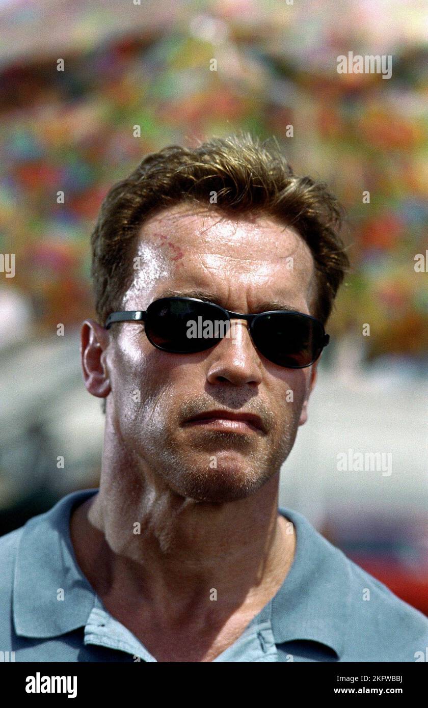 ARNOLD SCHWARZENEGGER, danni collaterali, 2002 Foto Stock