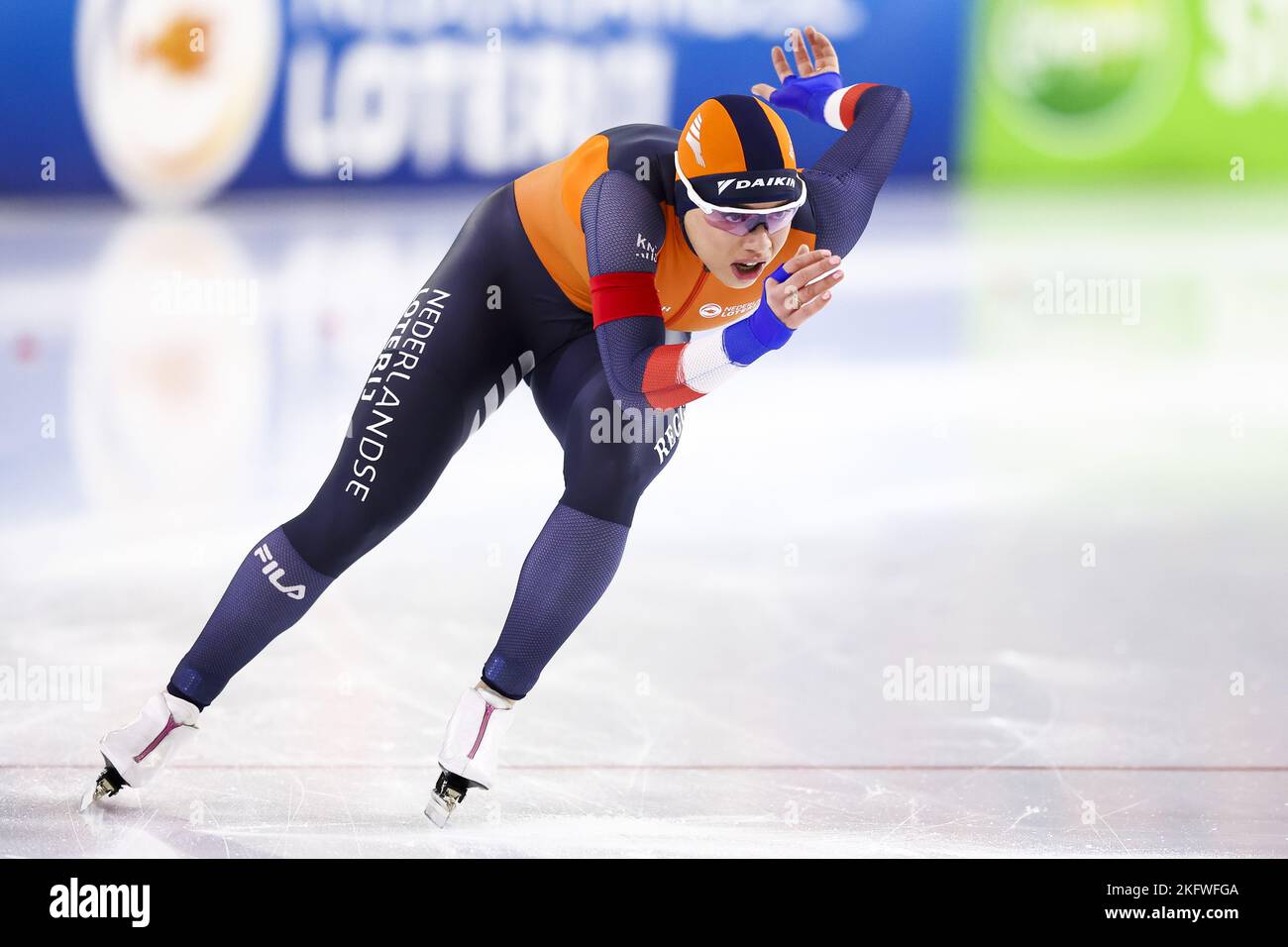 HERENVEEN - Marrit Fledderus (NED) in azione sui 500 metri durante il secondo torneo di Coppa del mondo ISU a pista lunga a Thialf. ANP VINCENT JANNINK Foto Stock