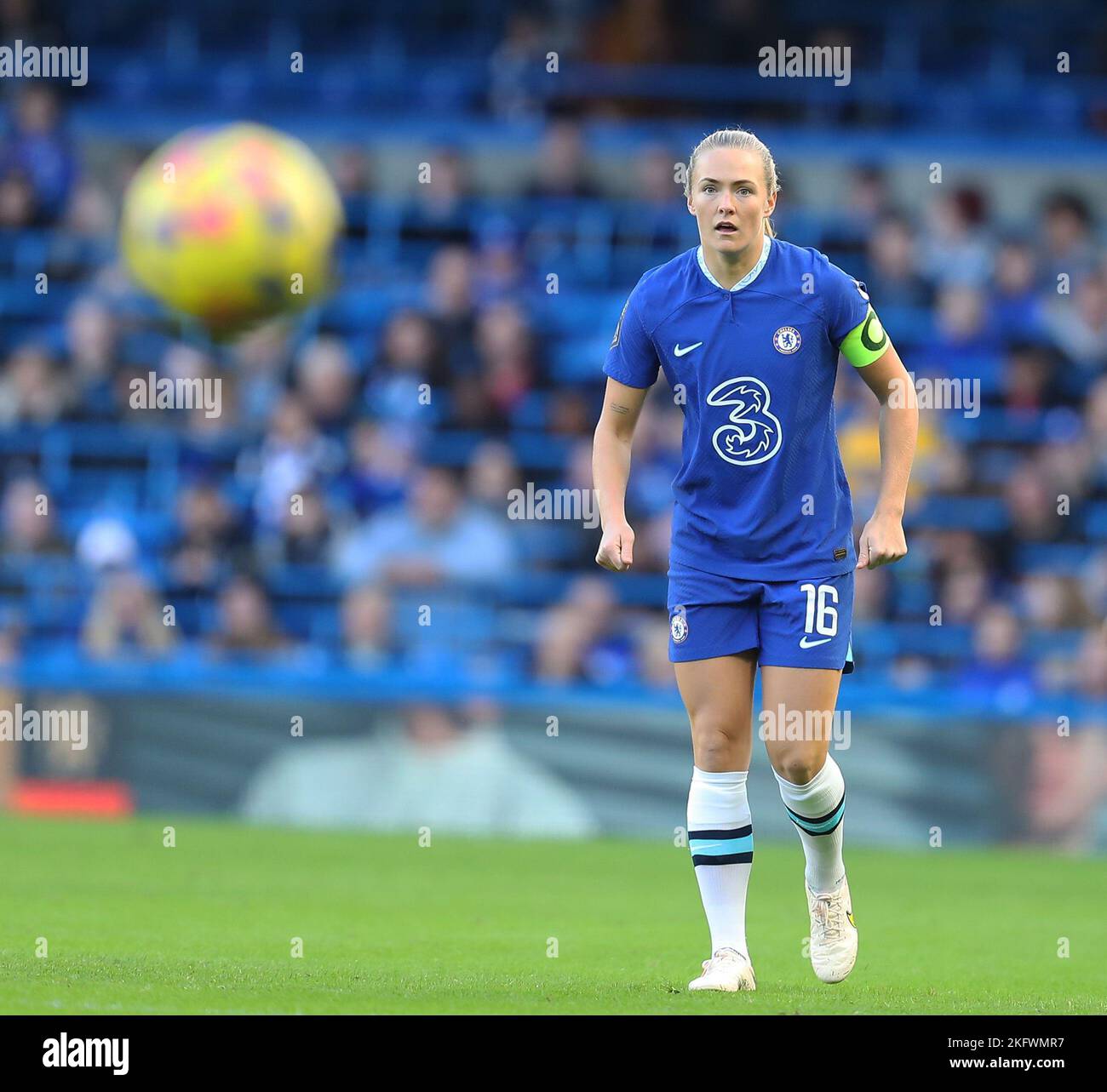 20th novembre 2022; Stamford Bridge, Chelsea, Londra, Inghilterra: Womens Super League Football, Chelsea Women contro Tottenham Hotspur Women; Magdalena Eriksson di Chelsea Foto Stock