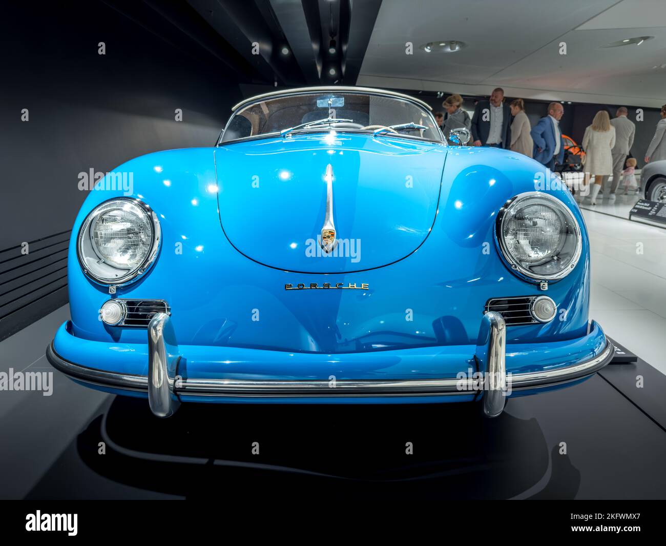 Stoccarda-Zuffenhausen - 12 novembre 2022 - Porsche Museum, Porsche 356 Carrera Speedster Foto Stock