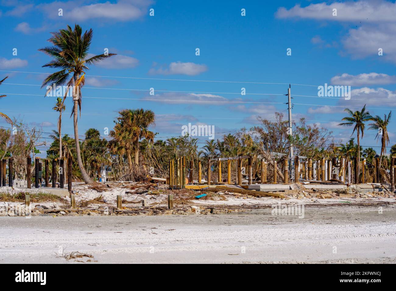Fort Myers Beach, Florida, USA - 19 novembre 2022: Detriti a Fort Myers Beach dopo l'uragano Ian Foto Stock