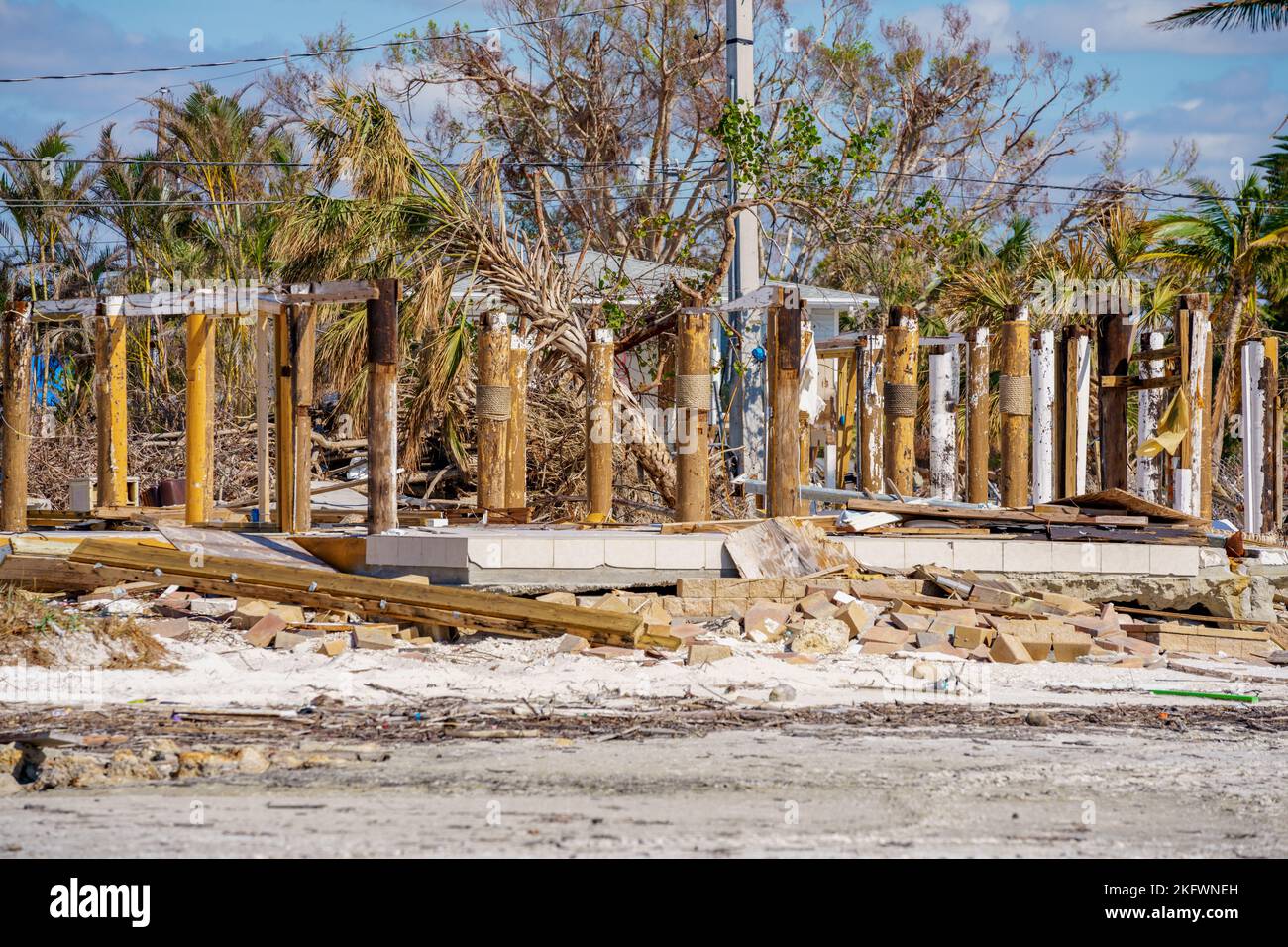 Fort Myers Beach, Florida, USA - 19 novembre 2022: Detriti a Fort Myers Beach dopo l'uragano Ian Foto Stock
