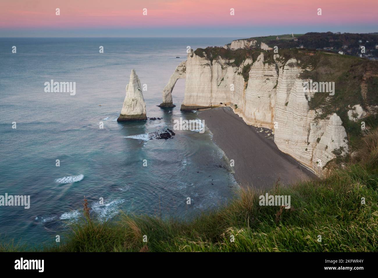 Notte a Etretat, Normandia, Francia Foto Stock