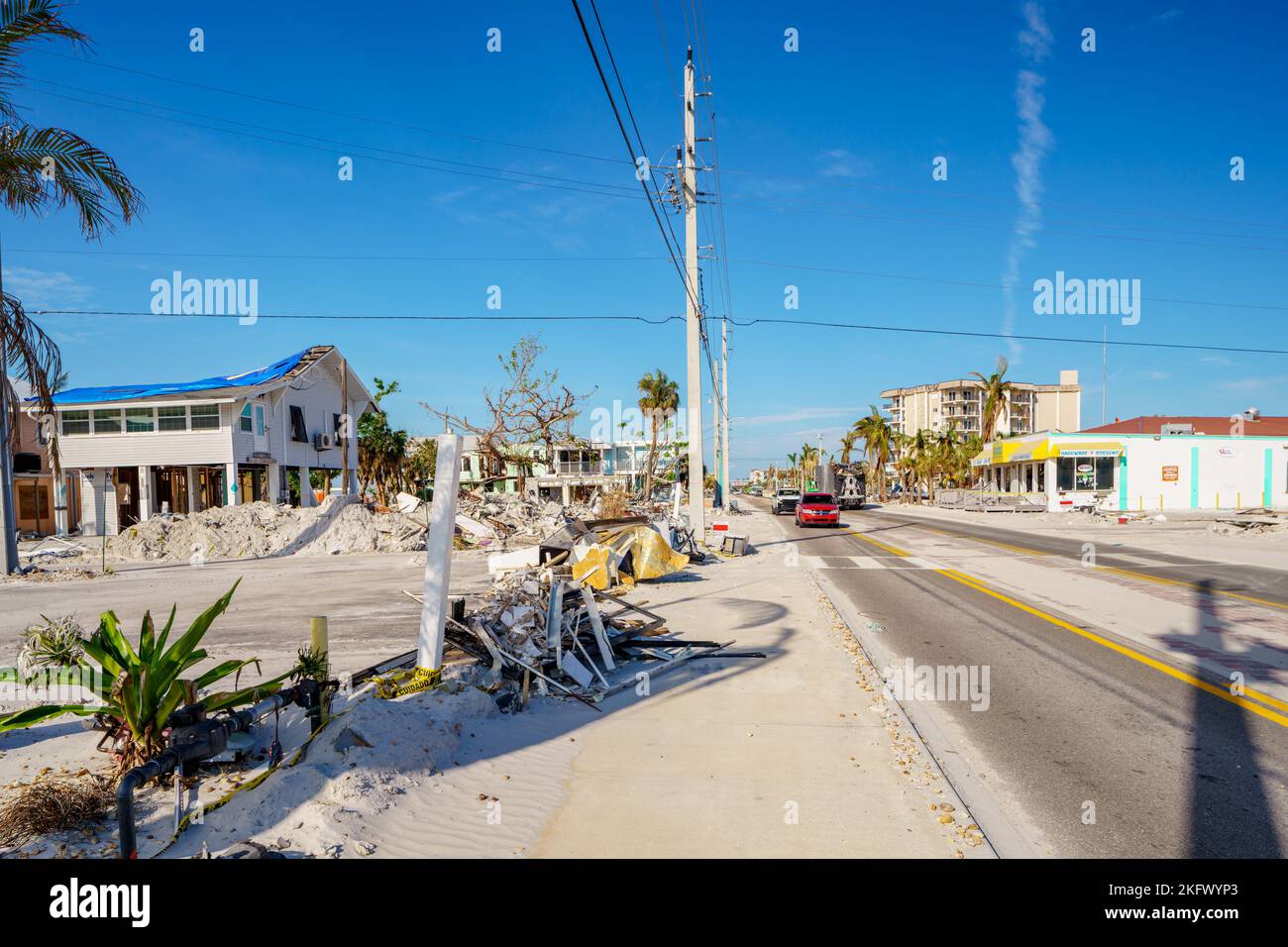 Fort Myers Beach, Florida, Stati Uniti - 19 novembre 2022: Vista lungo Estero Blvd Hurricane Ian Aftermath Foto Stock