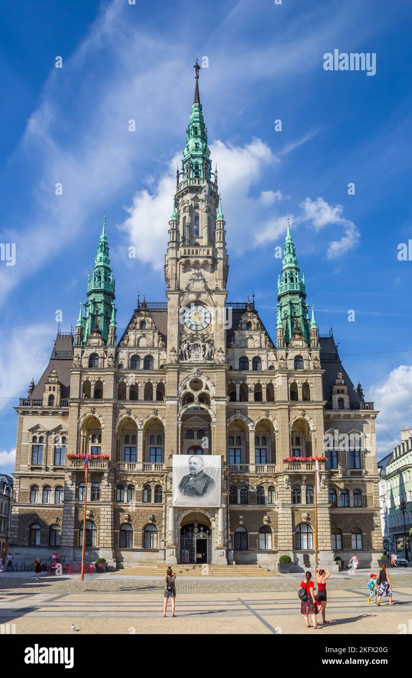 Storico municipio sulla piazza del mercato centrale di Liberec, Repubblica Ceca Foto Stock
