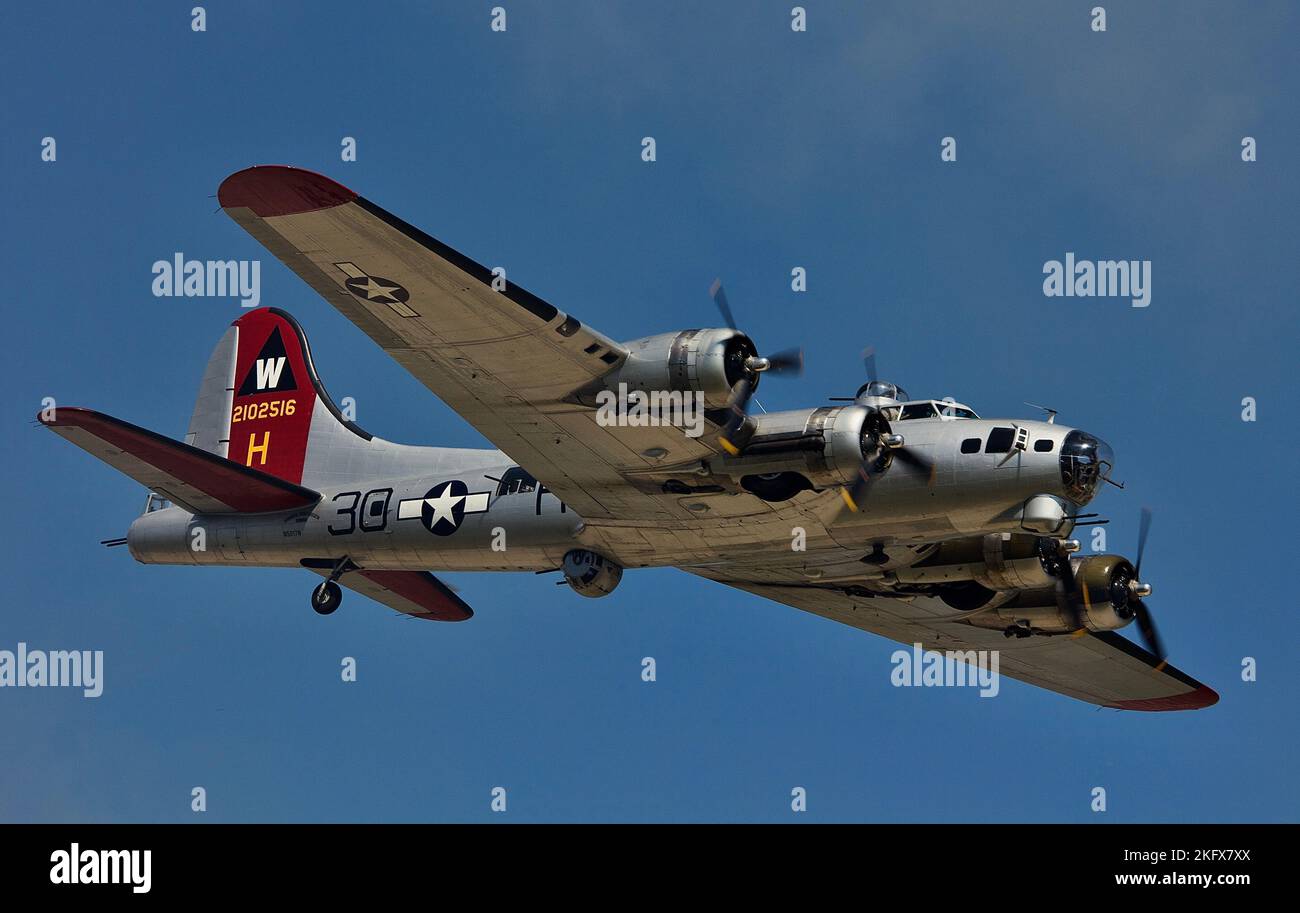 Boeing b17 flying fortress immagini e fotografie stock ad alta ...