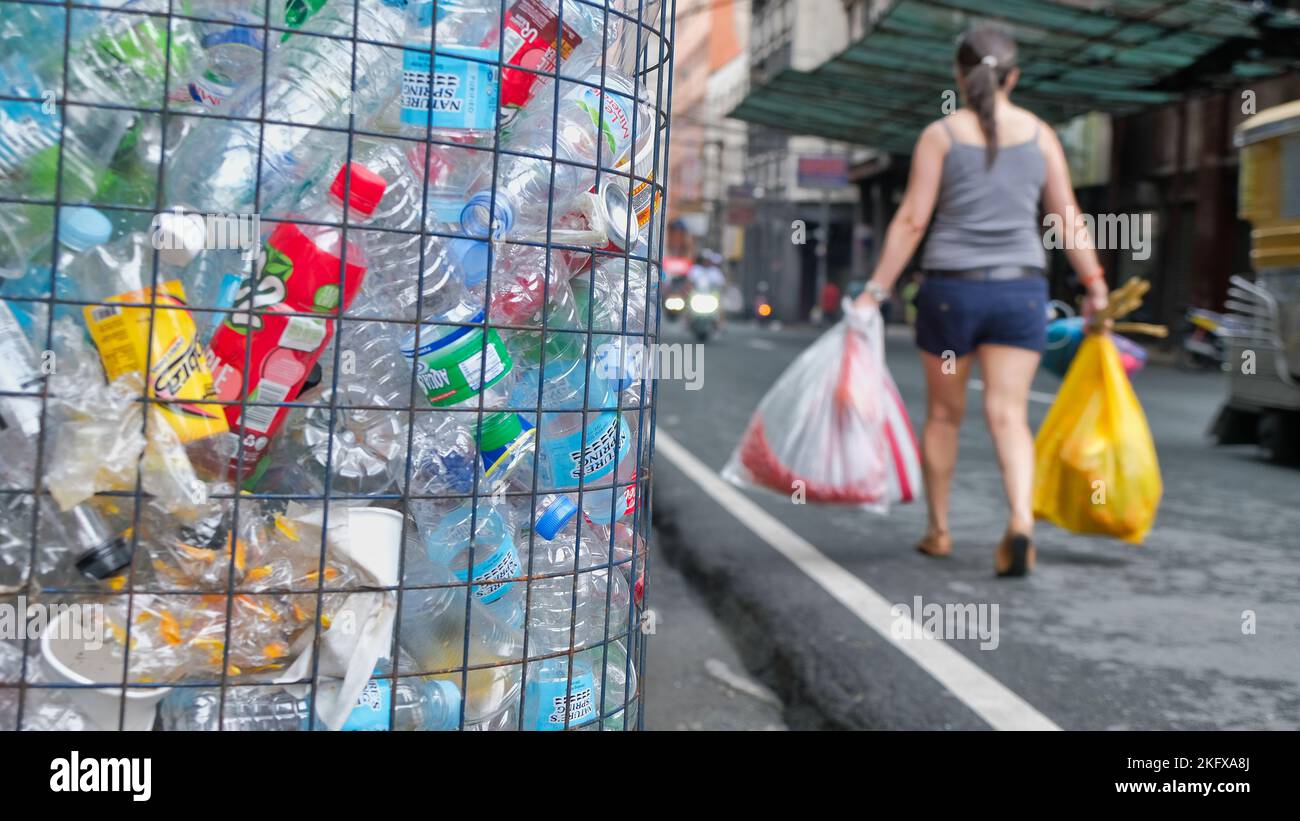 L'inquinamento di plastica è una questione seria.alcune plastiche sono scaricate dalle navi oceangoing. Foto Stock