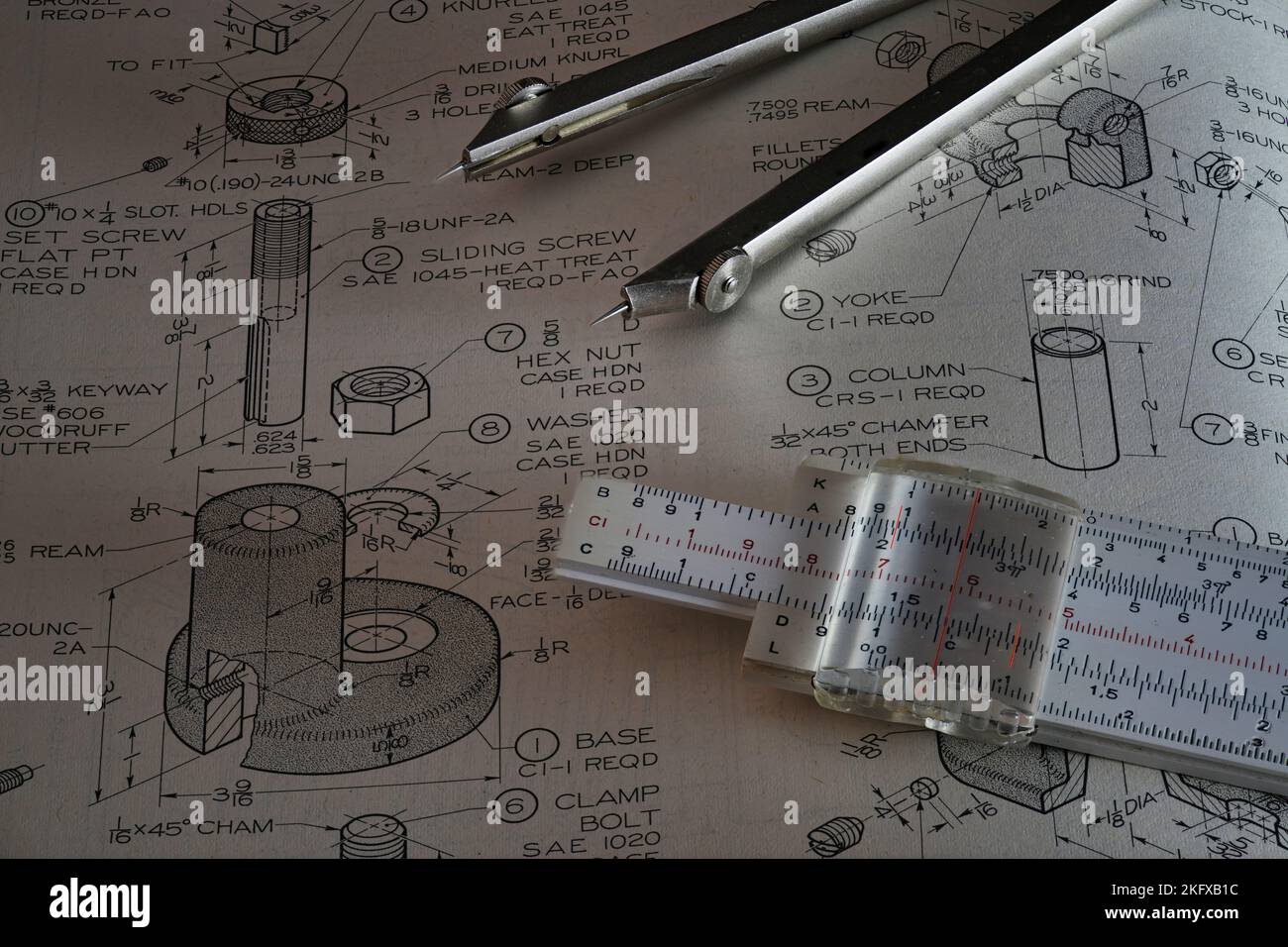Regola di diapositiva e divisori sul disegno Foto Stock
