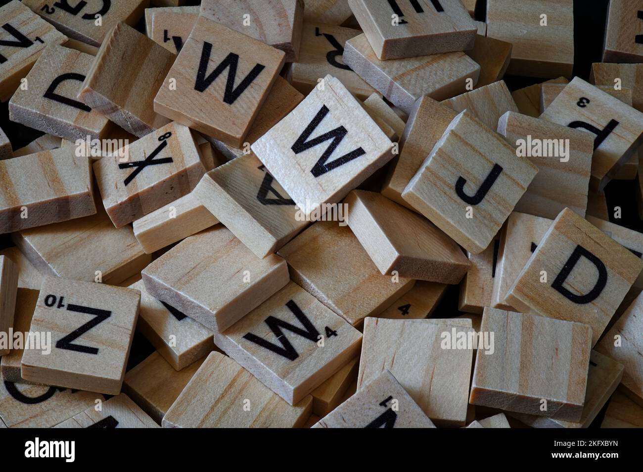 Il messaggio in un mucchio di blocchi di legno Foto Stock