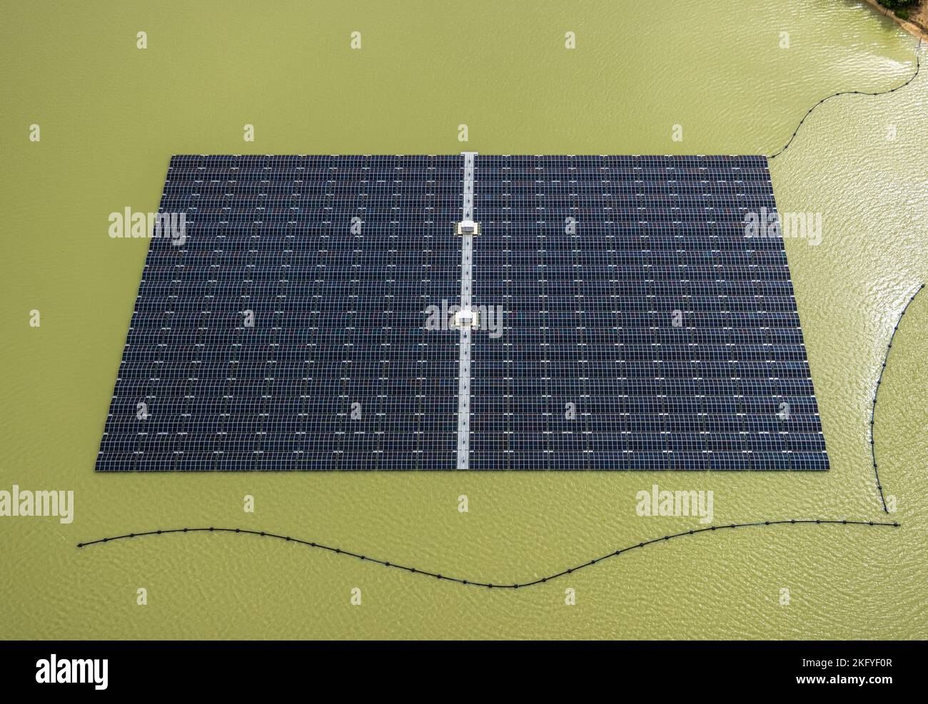 Vista aerea, impianto solare in Silver Lake III, impianto fotovoltaico galleggiante, Lehmbraken, Haltern am See, area della Ruhr, Renania settentrionale-Vestfalia, Germania, DE, Foto Stock