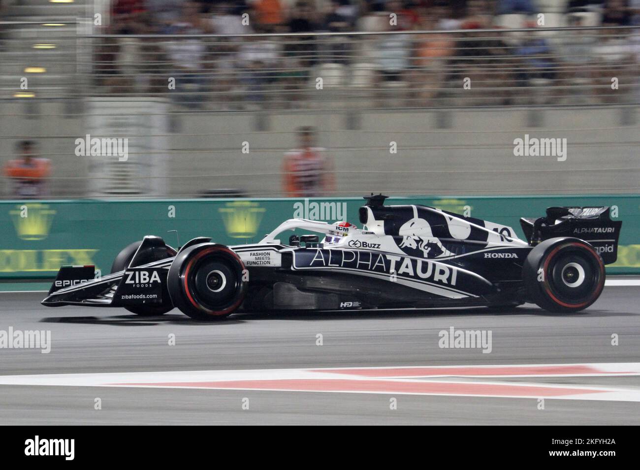 Abu Dhabi, Emirati Arabi Uniti . 19th Nov 2022. ABU DHABI, EMIRATI ARABI UNITI, 19. 2022 novembre, n. 10, Pierre GASLY, fra, Scuderia Alpha Tauri, AT02, MOTORE HONDA RA620 durante il Gran Premio F1 al circuito Yas Marina 2022- 19. Novembre, Formula uno, - Formel 1 Grand Prix, F1, Formel1, Vereinigte Arabische Emirato, - immagine a pagamento - copyright Credit: © Stefan KLINGBERG/ATP images (KLINGBERG Stefan/ATP/SPP) Credit: SPP Sport Press Photo. /Alamy Live News Foto Stock