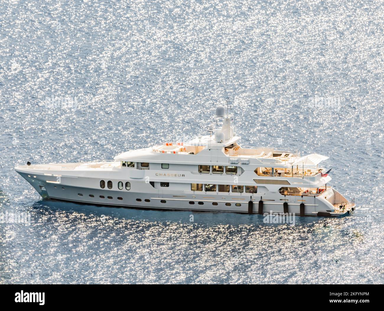 Yacht a motore, Chasseur al largo della costa di Saint Barts Foto Stock