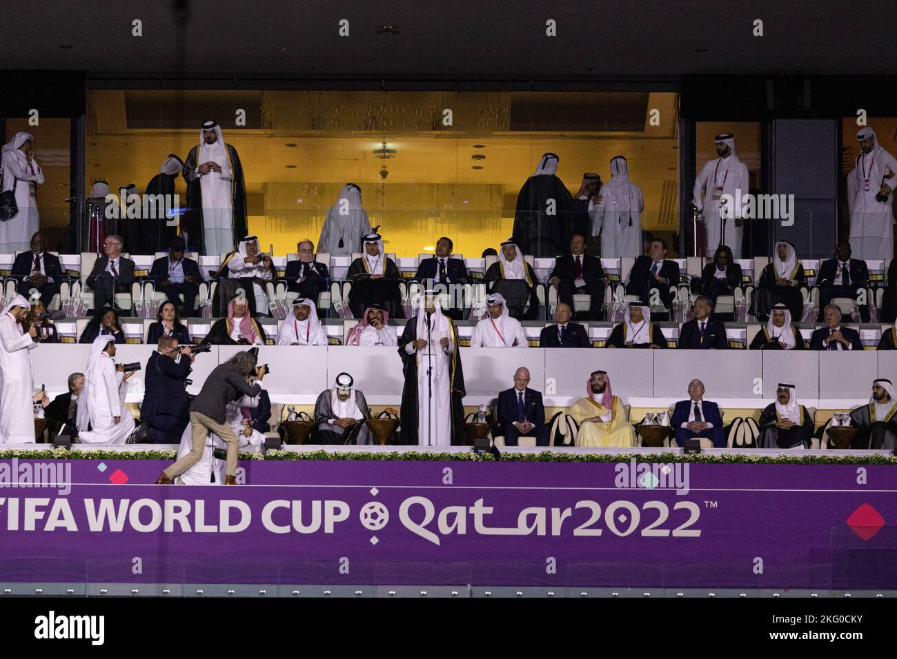 Al Khor, Qatar. 20th Nov 2022. AL KHOR, QATAR - 20 NOVEMBRE: Sua altezza Sheikh Tamim bin Hamad al Thani parla durante la cerimonia di apertura prima della Coppa del mondo FIFA Qatar 2022 gruppo Una partita tra il Qatar e l'Ecuador allo Stadio al Bayt il 20 novembre 2022 ad al Khor, Qatar. (Foto di Florencia Tan Jun/PxImages) Credit: PX Images/Alamy Live News Foto Stock