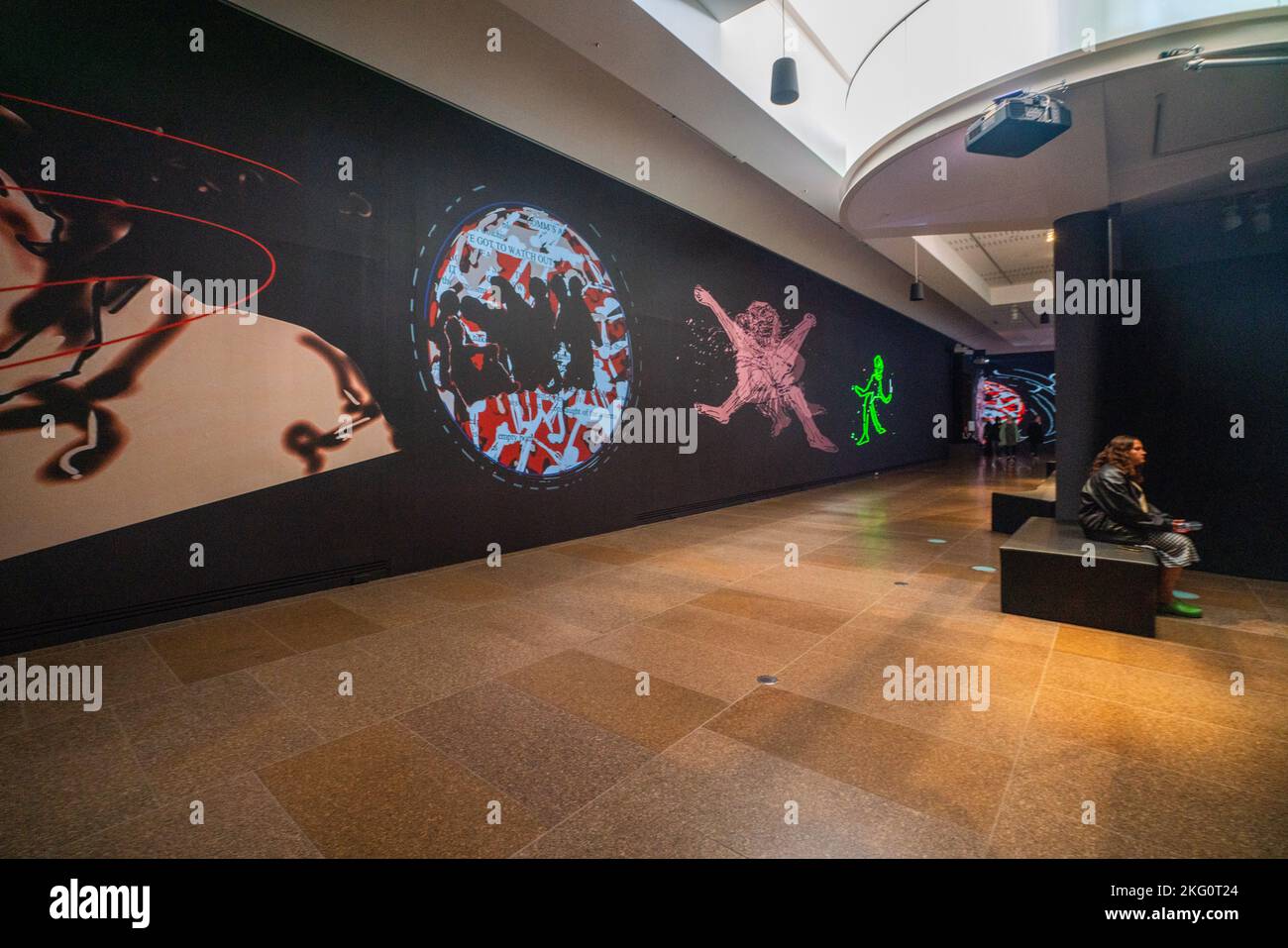 Adelaide, Australia. 21 novembre 2022. Una mostra alla galleria d’arte dell’Australia Meridionale di Nalini Malani (b Karachi 1946) che trae spunto dalla storia, dalla cultura e dalla sua esperienza diretta come rifugiato della partizione dell’India e dal retaggio del colonialismo e della de-colonizzazione, l’opera di Malani esplora la violenza, la E la politica dell'identityCredit: amer Ghazzal/Alamy Live News Foto Stock