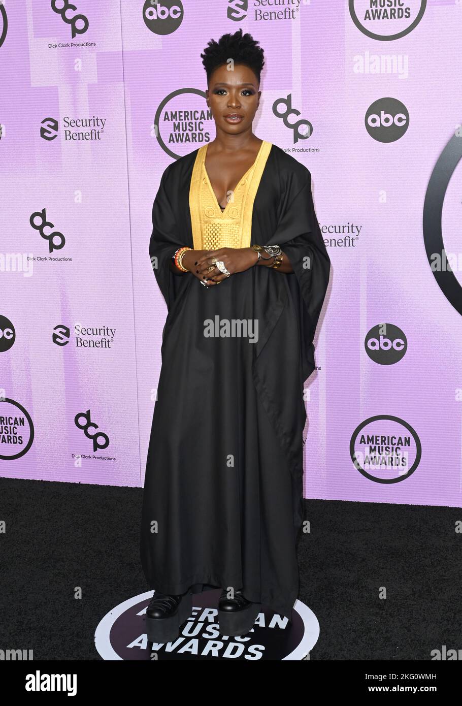 Los Angeles, Stati Uniti. 20th Nov 2022. Folake Olowofoyeku ai 2022 American Music Awards al Microsoft Theatre. Picture Credit: Paul Smith/Alamy Live News Foto Stock
