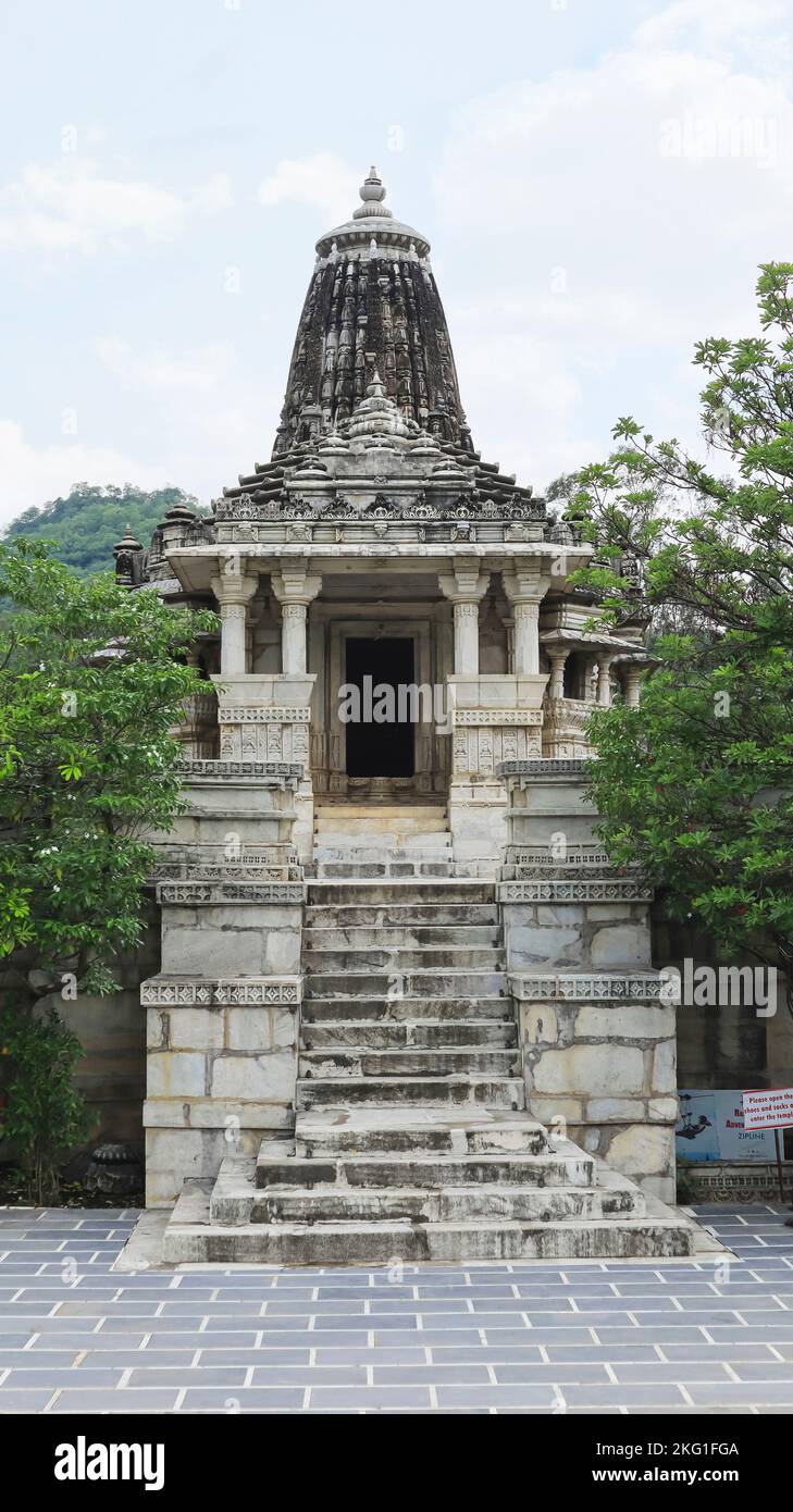 Vista posteriore del Tempio del Sole, Ranakpur, Rajasthan, India. Foto Stock