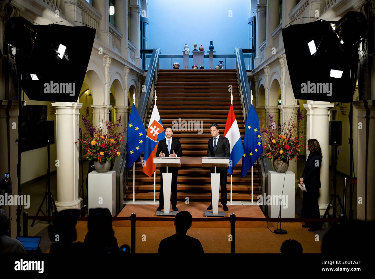 L'AIA - il primo ministro Mark Rutte e il suo collega slovacco Eduard Heger durante una conferenza stampa al Ministero degli Affari generali. La riunione si concentra sulla cooperazione tra i Paesi Bassi e la Slovacchia, la guerra in Ucraina e altri temi europei attuali, tra cui il clima e l'energia. ANP SEM VAN DER WAL olanda fuori - belgio fuori Foto Stock