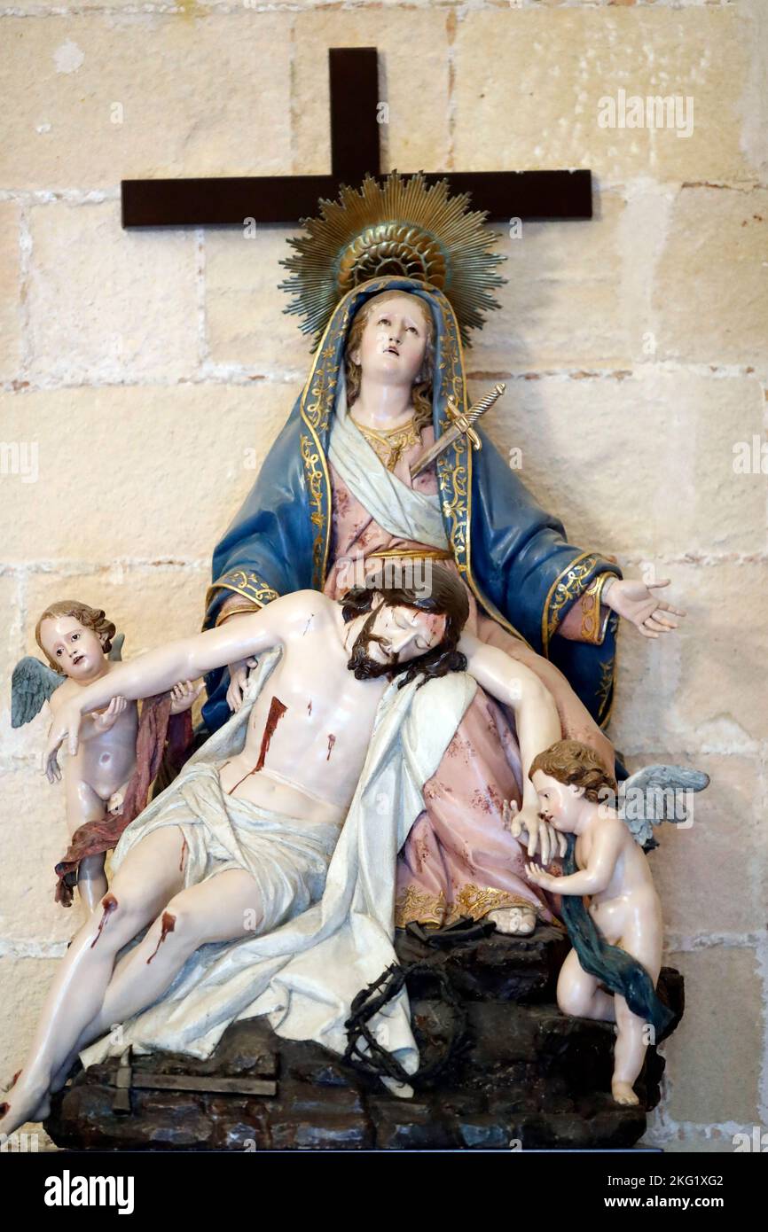 Cattedrale di Jerez de la Frontera. La Pietà è un soggetto di arte cristiana raffigurante la Vergine Maria che culla il corpo morto di Gesù dopo che il suo corpo era r Foto Stock