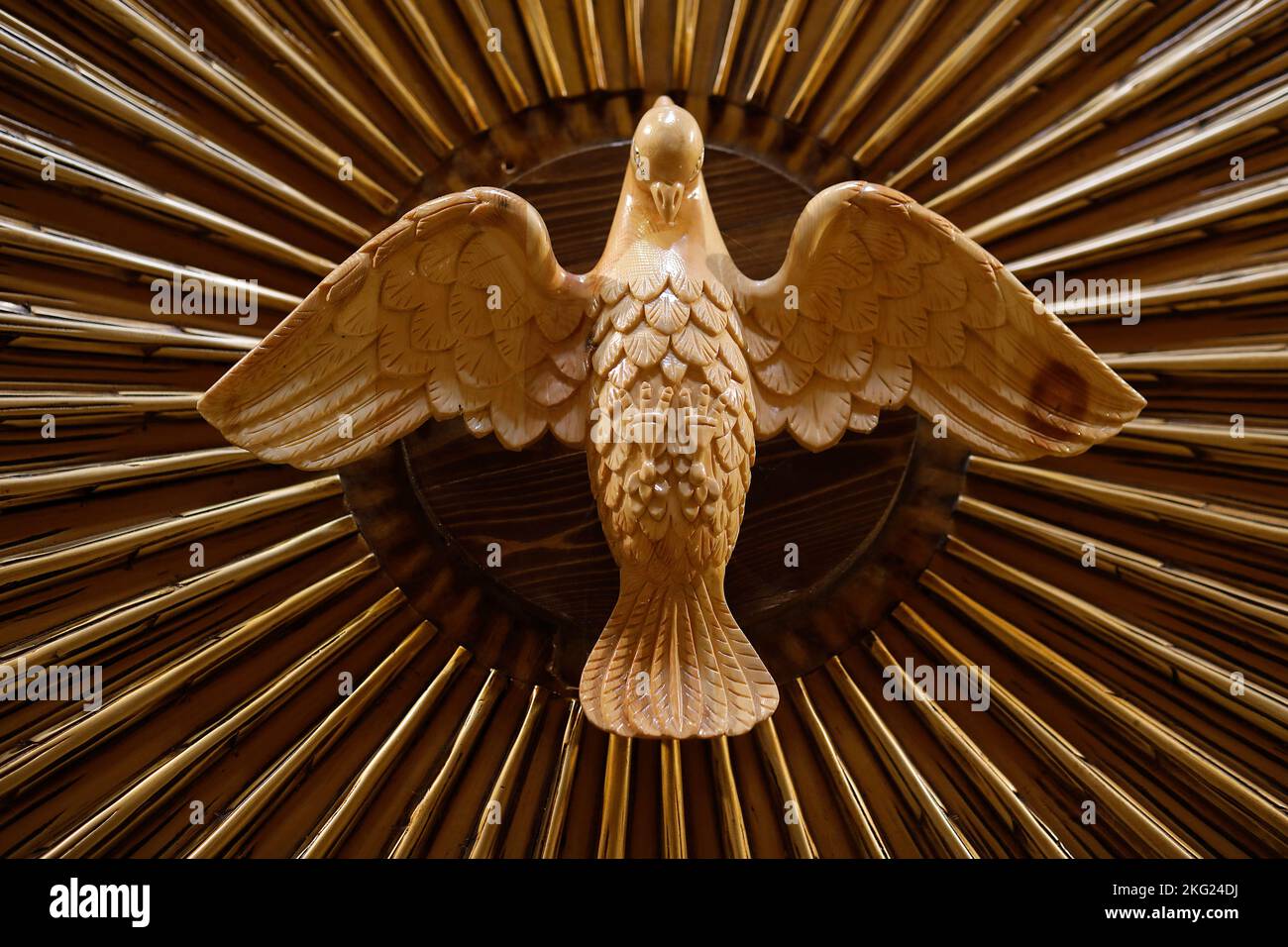 Immagini Colomba Dello Spirito Santo Simbolo dello spirito santo immagini e fotografie stock ad alta