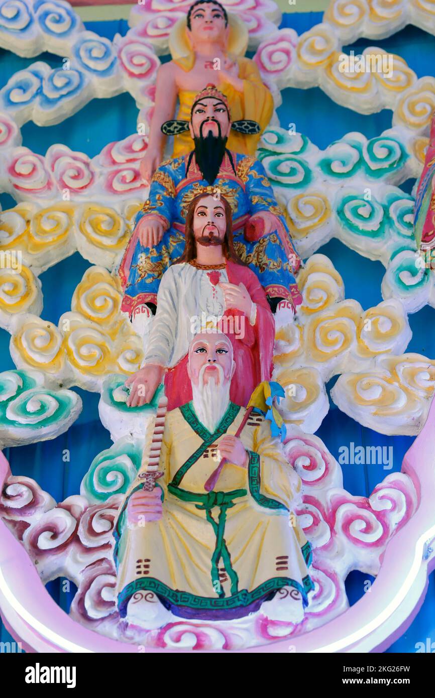 CaO dai è un nuovo movimento religioso monoteistico e sincretico nel 1926. Lao Tseu, Gesù, Bouddha e Confucio. Interfede. Tan Chau. Vietnam. Foto Stock