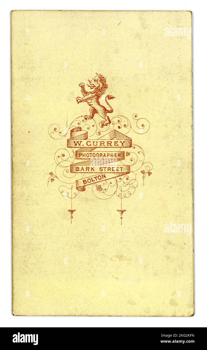 Inverso del CDV vittoriano originale circa 1870's, studio di W. Currey, Bark Street, Bolton, Lancashire, Inghilterra, REGNO UNITO Foto Stock