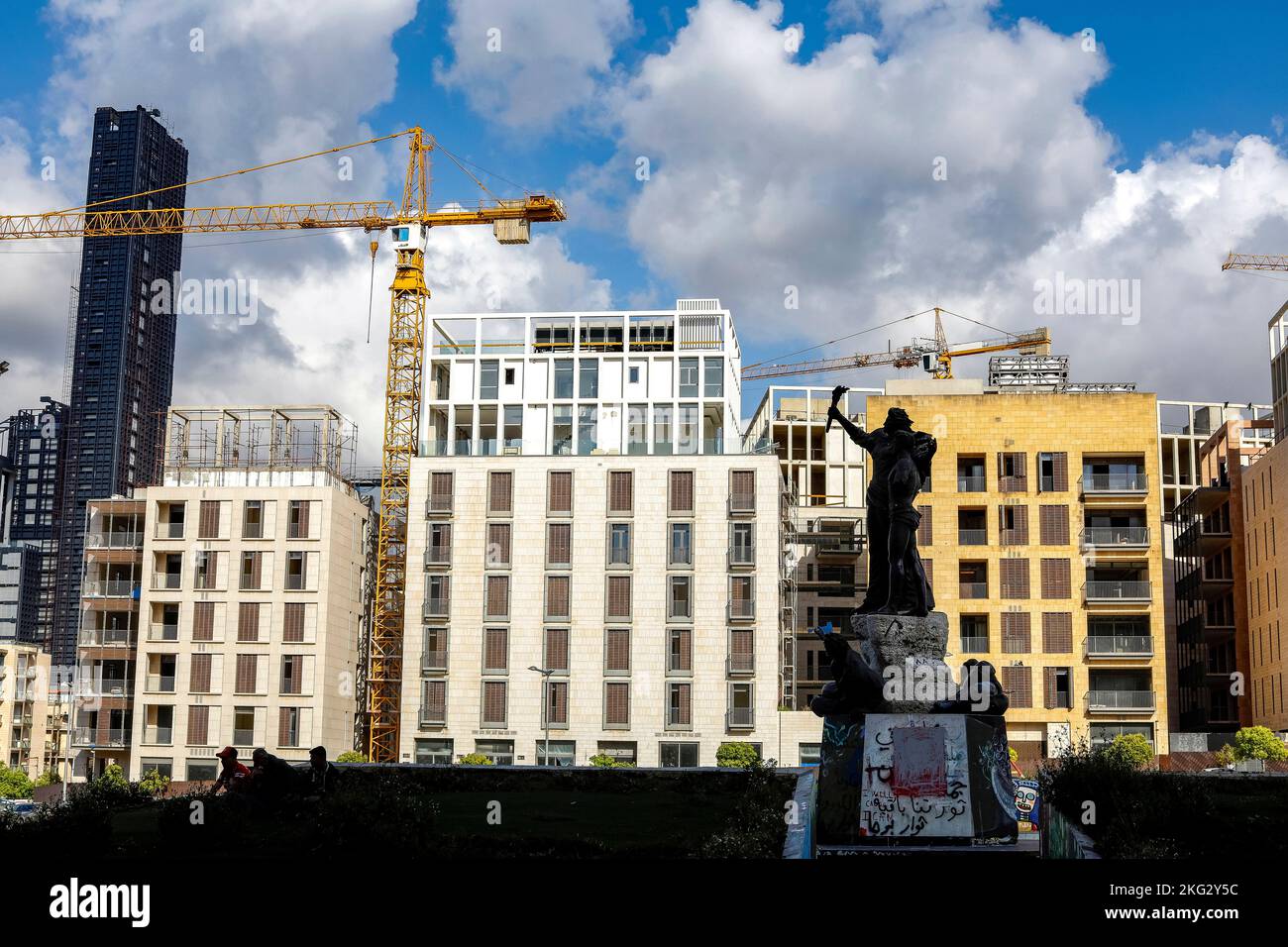 Edifici e gru nel centro di Beirut, Libano Foto Stock