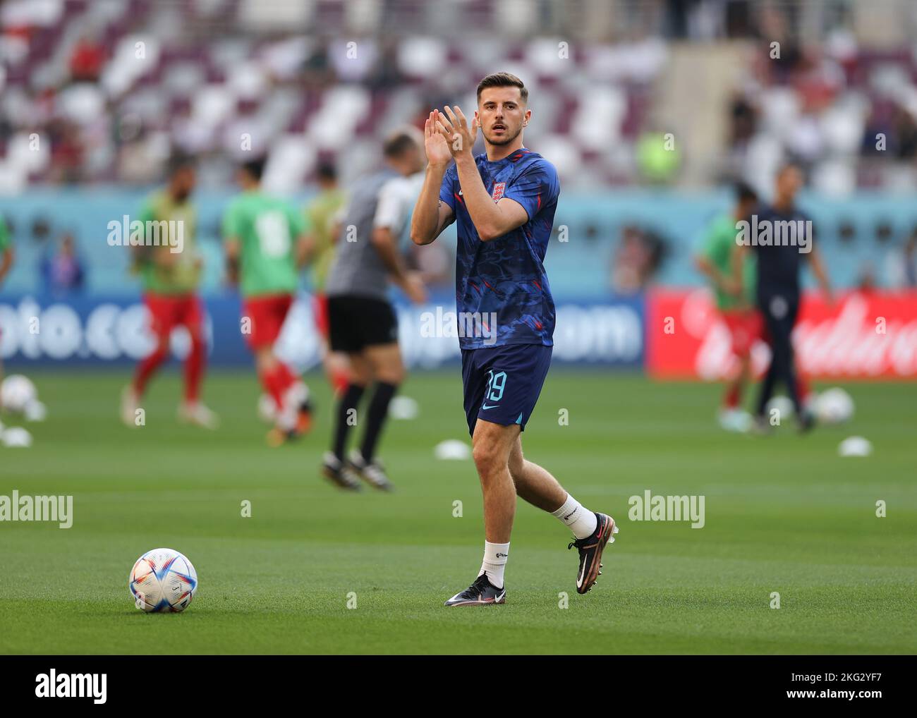 Al Rayyan, Qatar. 21st novembre 2022; Khalifa International Stadium, al Rayyan, Qatar; FIFA World Cup Football, Inghilterra contro Iran; Mason Mount of England Warming up Foto Stock