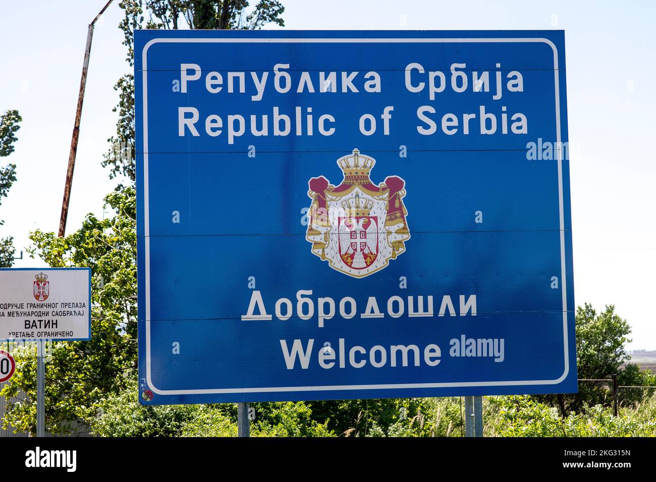 Segnale di frontiera Romania-Serbia Foto Stock