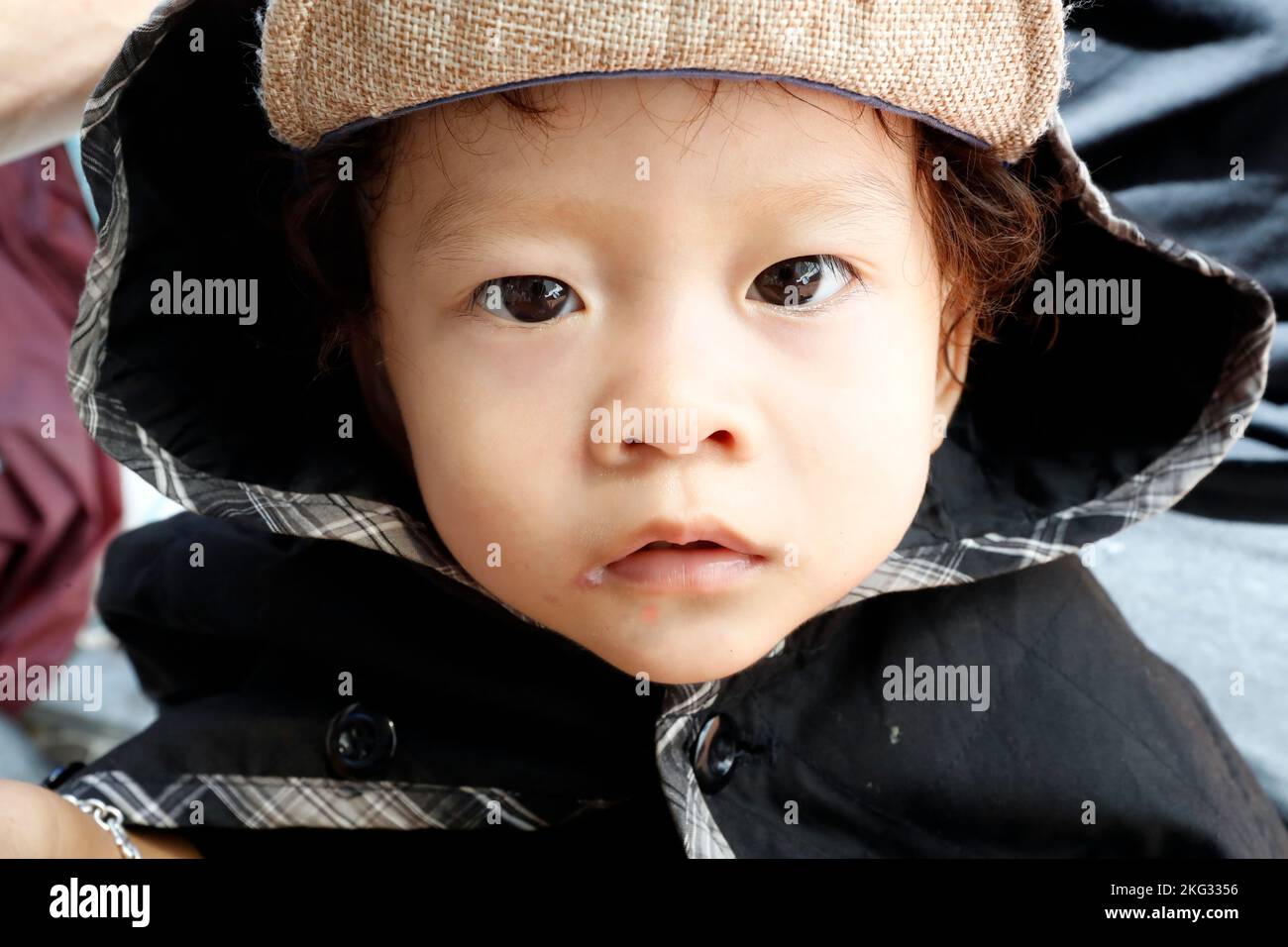 Ritratto di un ragazzo a casa. Tan Chau. Vietnam. Foto Stock