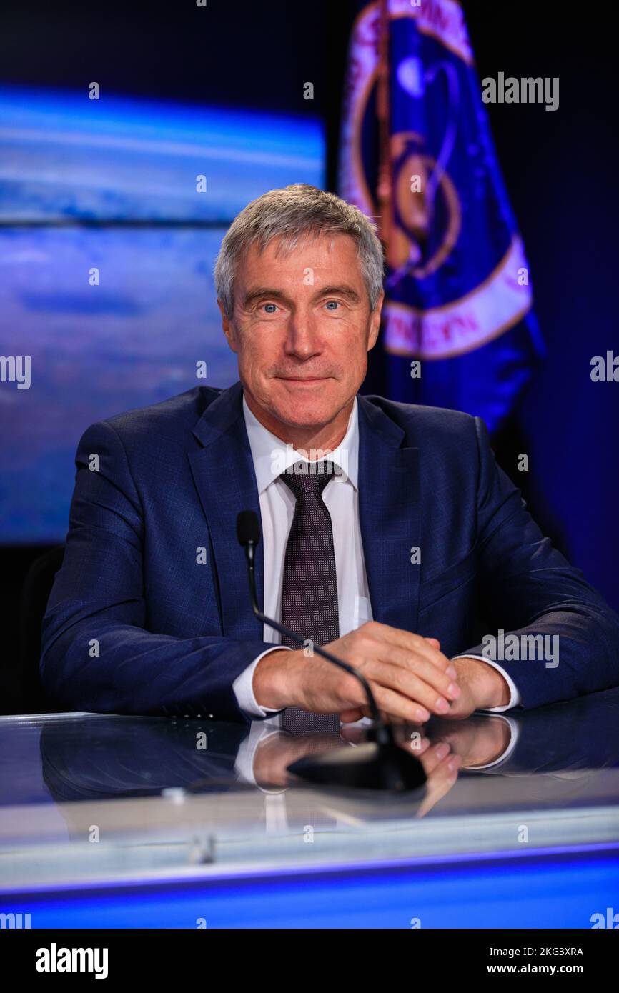 Sergei Krikalev ha partecipato alla conferenza stampa post-lancio della NASA Crew-5 al Kennedy Space Center il 5 ottobre 2022. Dragon Endurance trasporta gli astronauti Nicole Mann, Josh Cassada, Koichi Wakata e la cosmonauta Anna Kikina alla ISS per una missione scientifica. Falcon 9 lanciato da LC-39A. Foto Stock