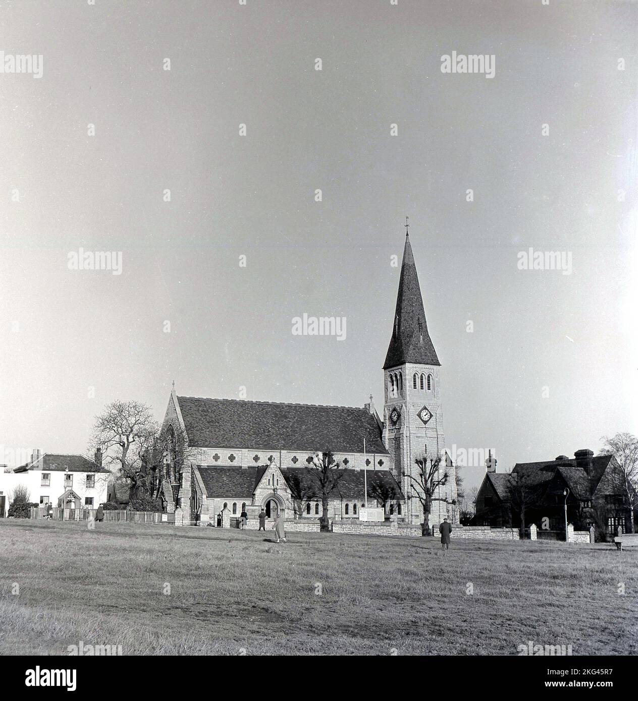 1960s, storico, chiesa su Woodford Green, Essex, Inghilterra, Regno Unito. Foto Stock